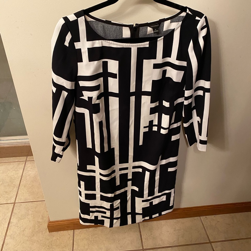 Black and white design Ann Taylor sheath dress.